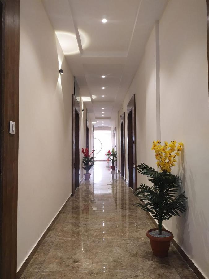 Hotel Krishna Palace Ānand Екстериор снимка